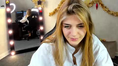 Snapshot of cherry_pr1ce chatting on 8, 1, 2025 cherry_pr1ce online show from 8, 1, 2025