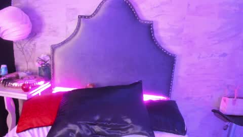 Sussan Cherry  online show from 20, 12, 2024