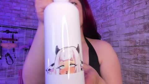 Snapshot of cherry_xoxx chatting on 8, 11, 2025 online show from 8, 11, 2025