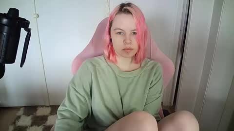 Snapshot of cherrybaby_0 chatting on 14, 5, 2026 cherrybaby_0 online show from 14, 5, 2026
