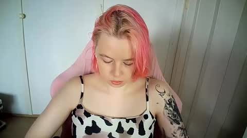 Snapshot of cherrybaby_0 chatting on 9, 6, 2026 cherrybaby_0 online show from 9, 6, 2026