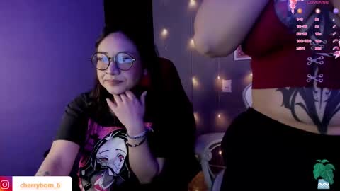  dayis independent model  online show from 7, 2, 2025