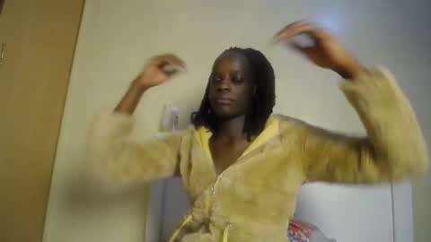 cherrycuddle2 online show from 18, 12, 2025