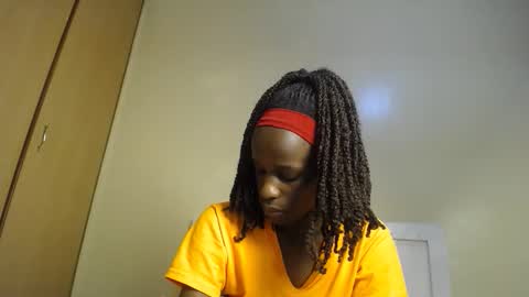 cherrycuddle2 online show from 20, 12, 2025