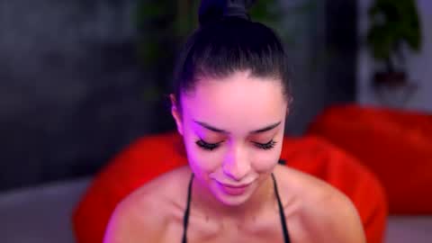 Selena online show from 28, 9, 2025