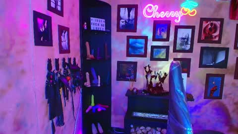 Snapshot of cherryy_bombshelll chatting on 16, 11, 2025 cherry online show from 16, 11, 2025