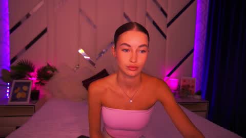 cherryylulu online show from 18, 9, 2025