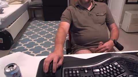 Snapshot of chesbayboy chatting on 27, 9, 2025 chesbayboy online show from 27, 9, 2025