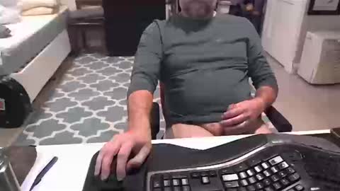 Snapshot of chesbayboy chatting on 16, 10, 2025 chesbayboy online show from 16, 10, 2025