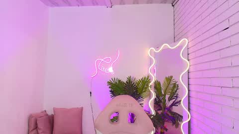 Chiara  online show from 27, 2, 2025