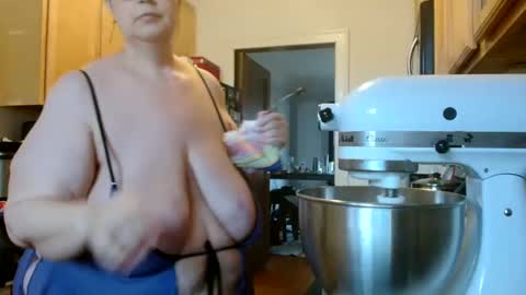 Snapshot of chicagobbw71 chatting on 8, 2, 2025 Tee online show from 8, 2, 2025