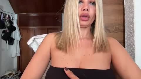 sexypau online show from 1, 11, 2025