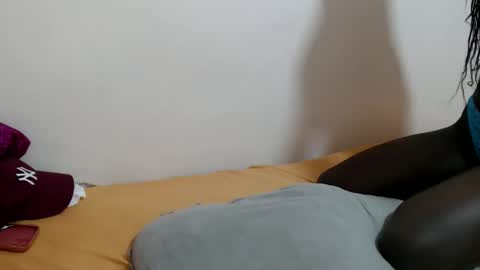 chichie_ online show from 8, 5, 2026