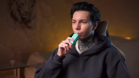 Snapshot of chillguy2k chatting on 27, 10, 2025 Rick online show from 27, 10, 2025