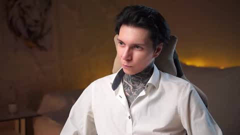 Snapshot of chillguy2k chatting on 28, 10, 2025 Rick online show from 28, 10, 2025