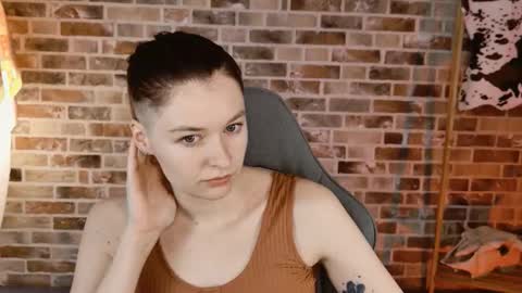 Bella online show from 4, 12, 2025