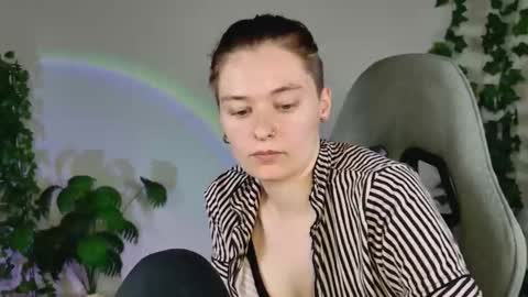 Snapshot of chillsnail_bro chatting on 27, 3, 2026 Bella online show from 27, 3, 2026