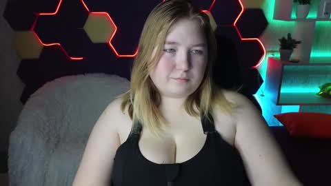 Snapshot of chimberwol chatting on 7, 2, 2025 Chim-Chim online show from 7, 2, 2025