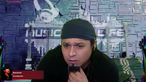Snapshot of chinoroz chatting on 4, 2, 2025 Enrique online show from 4, 2, 2025