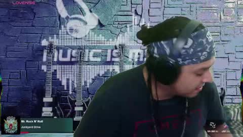 Snapshot of chinoroz chatting on 6, 2, 2025 Enrique online show from 6, 2, 2025