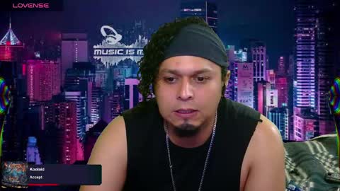 Snapshot of chinoroz chatting on 22, 2, 2025 Enrique online show from 22, 2, 2025