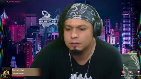 Snapshot of chinoroz chatting on 25, 2, 2025 Enrique online show from 25, 2, 2025