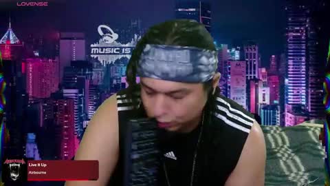 Snapshot of chinoroz chatting on 25, 2, 2025 Enrique online show from 25, 2, 2025