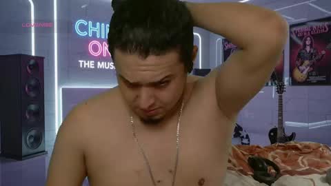 Snapshot of chinoroz chatting on 22, 9, 2025 Enrique online show from 22, 9, 2025