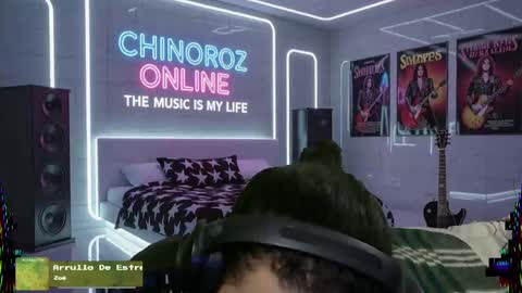 Snapshot of chinoroz chatting on 1, 10, 2025 Enrique online show from 1, 10, 2025