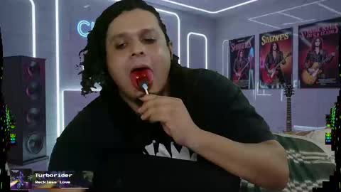 Snapshot of chinoroz chatting on 2, 10, 2025 Enrique online show from 2, 10, 2025