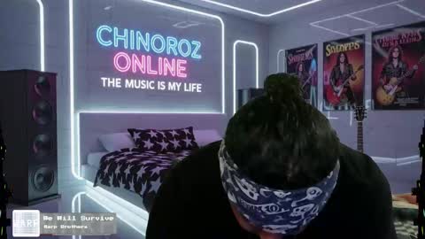 Snapshot of chinoroz chatting on 7, 10, 2025 Enrique online show from 7, 10, 2025