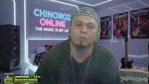 Snapshot of chinoroz chatting on 8, 10, 2025 Enrique online show from 8, 10, 2025