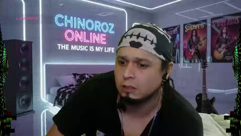 Snapshot of chinoroz chatting on 13, 10, 2025 Enrique online show from 13, 10, 2025