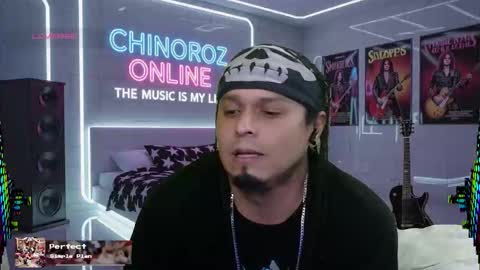 Snapshot of chinoroz chatting on 18, 10, 2025 Enrique online show from 18, 10, 2025