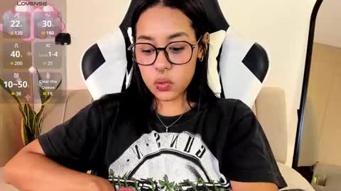 Snapshot of chloe_279 chatting on 13, 12, 2024 Jen online show from 13, 12, 2024
