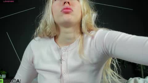 Snapshot of chloe_alba chatting on 2, 5, 2026 Chloe online show from 2, 5, 2026