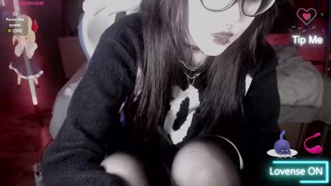 Snapshot of chloe_crystall_killer chatting on 19, 9, 2025 chloe_crystall_killer online show from 19, 9, 2025