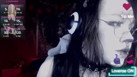 Snapshot of chloe_crystall_killer chatting on 20, 10, 2025 chloe_crystall_killer online show from 20, 10, 2025