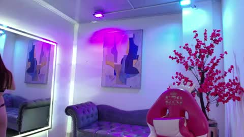 Snapshot of chloe_dolly chatting on 8, 5, 2026 Chloe online show from 8, 5, 2026