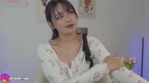 Chloe  online show from 22, 5, 2026