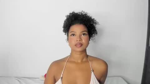 Snapshot of chloe_evans21 chatting on 23, 9, 2025 chloe online show from 23, 9, 2025