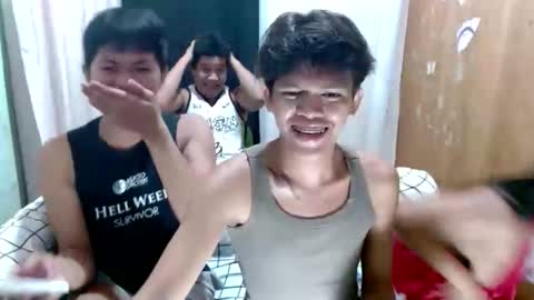 chloe and harlot online show from 17, 11, 2025