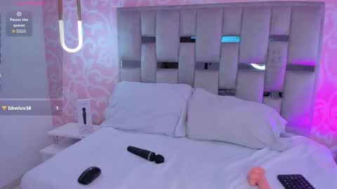 chloe_joness1 online show from 30, 11, 2025