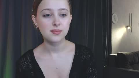 Snapshot of chloe_novel chatting on 3, 10, 2025 Chloe online show from 3, 10, 2025