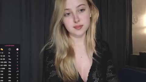 Snapshot of chloe_novel chatting on 24, 10, 2025 Chloe online show from 24, 10, 2025