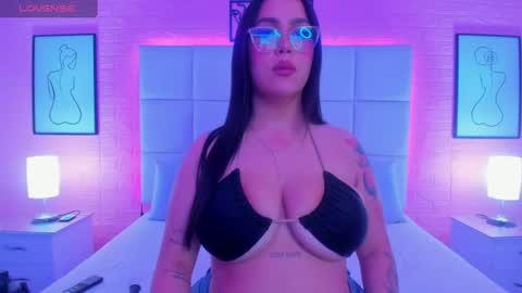 Snapshot of chloe_parker_ chatting on 7, 7, 2026 cloe online show from 7, 7, 2026