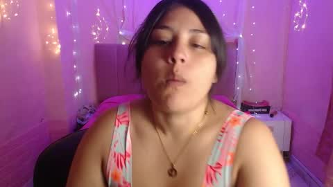 Snapshot of chloe_smith5 chatting on 9, 10, 2025 chloe_smith5 online show from 9, 10, 2025