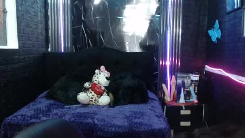 chloe_smith5 online show from 23, 6, 2026