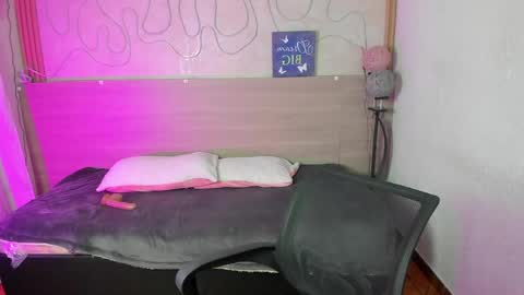 Snapshot of chloe_stark_ chatting on 27, 5, 2026 chloe_stark_ online show from 27, 5, 2026