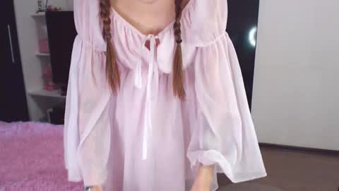 Snapshot of chloe_sunny chatting on 18, 9, 2025 Chloe online show from 18, 9, 2025